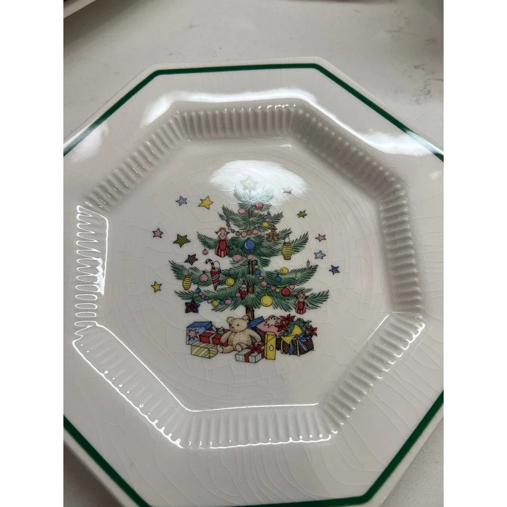 Vintage Nikko Christmastime Christmas Tree‎ Holiday Dinnerware 16 piece set